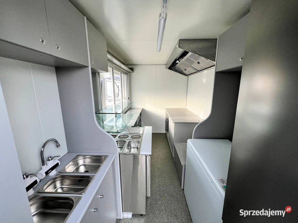 przyczepa gastronomiczna 4 m gotowy biznes Kotlin