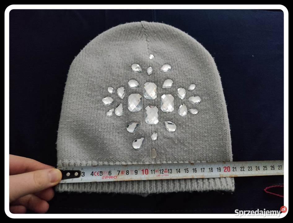 Szara czapka ze świecidełkami Płock