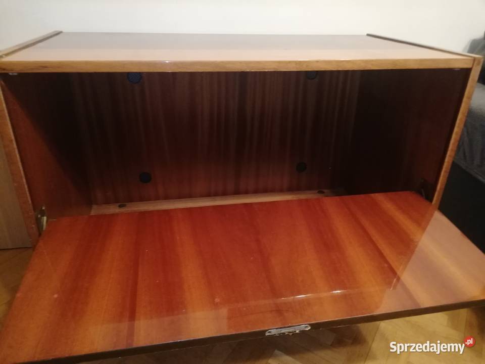 Komoda na nóżkach z epoki PRL Bieliźniarka Komody Warszawa