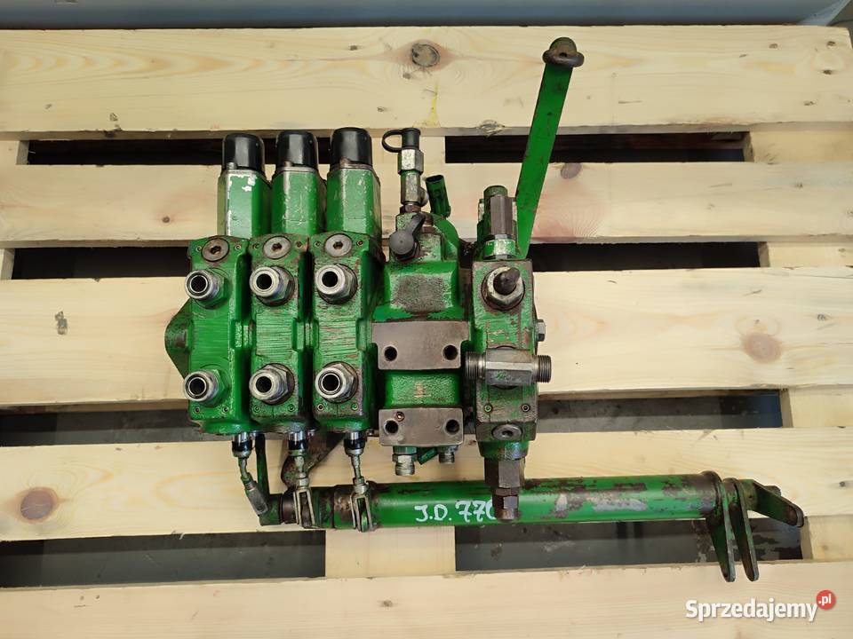 Rozdzielacz hydrauliczny AL171118 John Deere