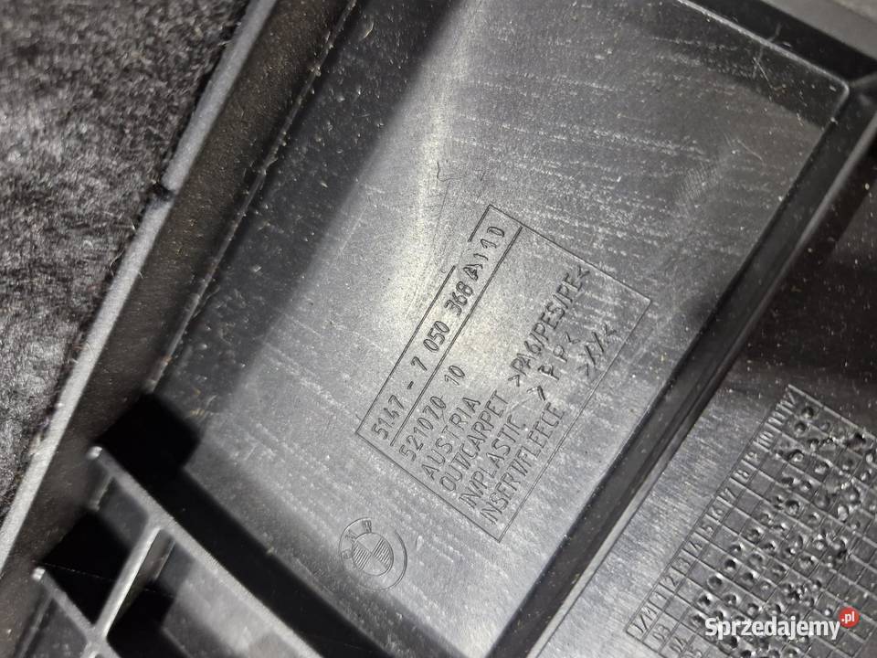 7050368 BMW E60 E61 BOCZEK BAGAŻNIKA PRAWY TYŁ
