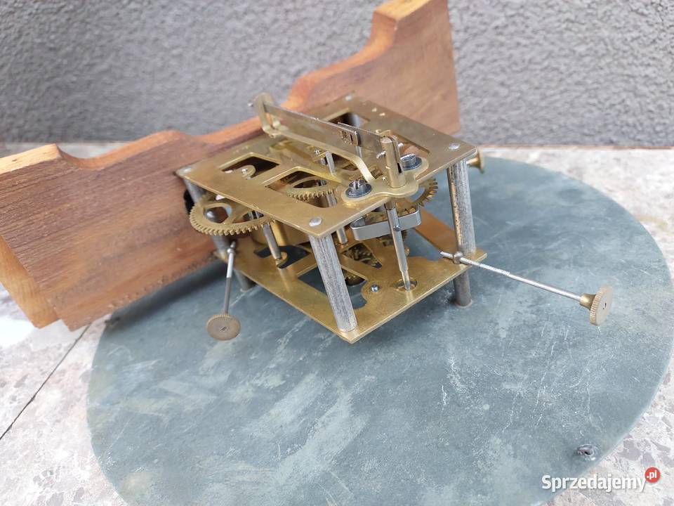 Stary okrągły zegar ścienny klubowy przedwojenny pomorskie Tczew sprzedam