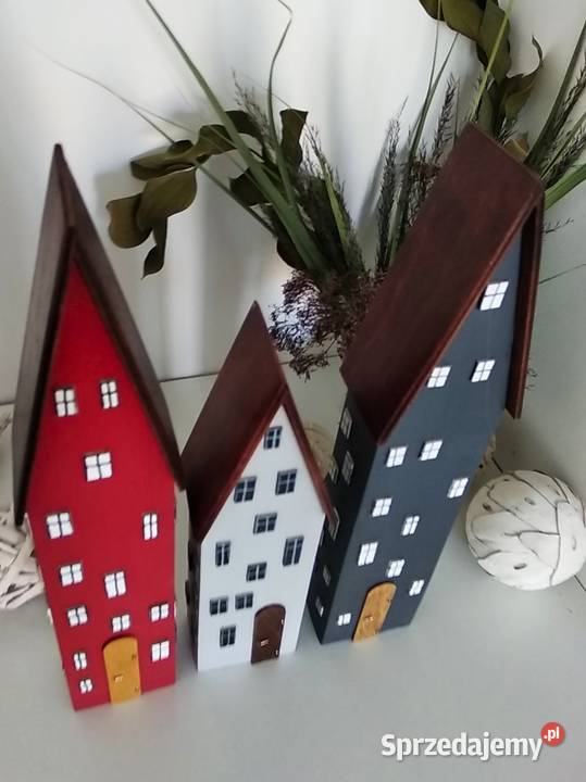 Domki dekoracyjne z wysokimi dachami wielokolorowy Wrocław