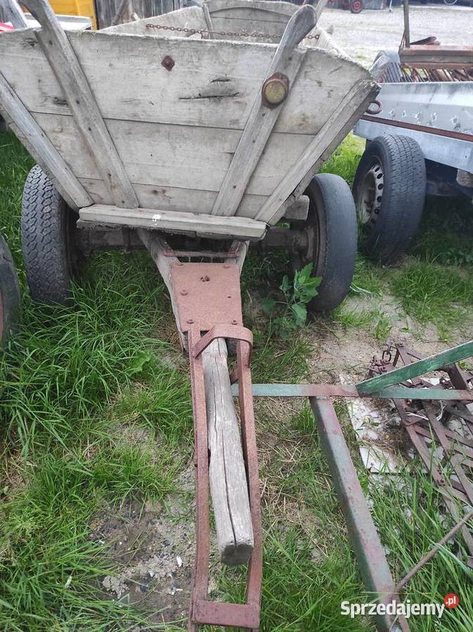 Wozy różne z zaczepem do ciagnika Wielkie Oczy