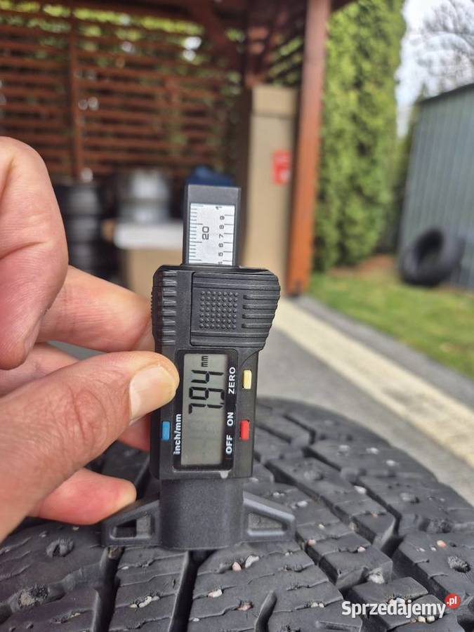 Opony Zimowe 22560R17 Nokian Nordman 7 Suv sprzedam