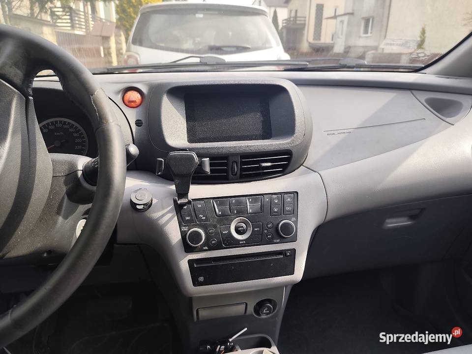 Nissan Almera Tino Radzyń Podlaski