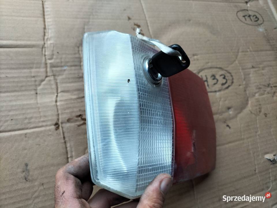 AUDI 80B3 B3 LAMPA LAMPA TYŁ TYLNA PRAWA KLAPA osobowe