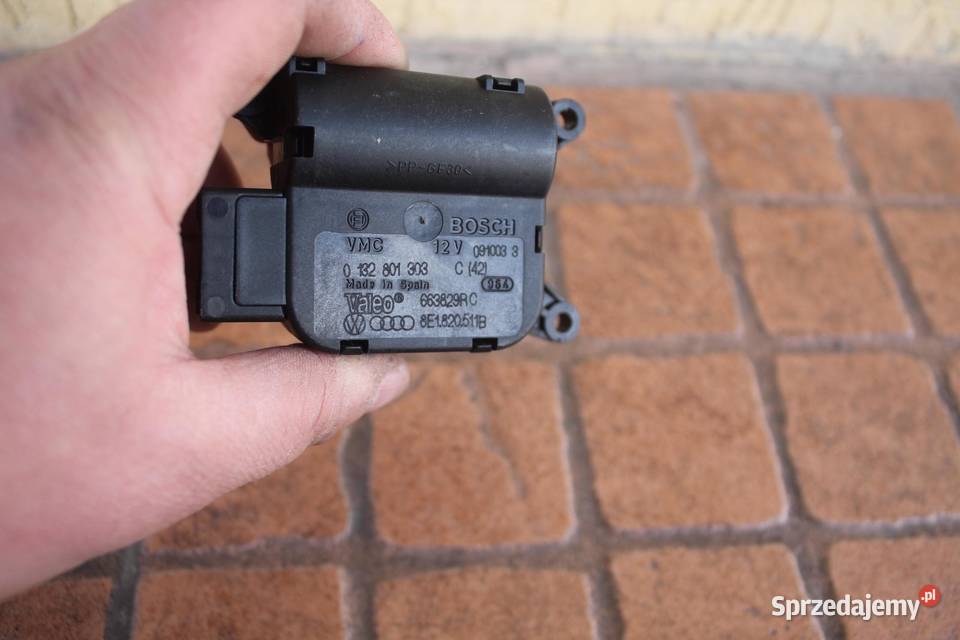 SILNICZEK NAGRZEWNICY AUDI A4 B6 8E1820511B wielkopolskie