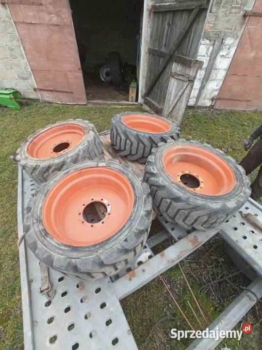 Pełne opony 35555D635