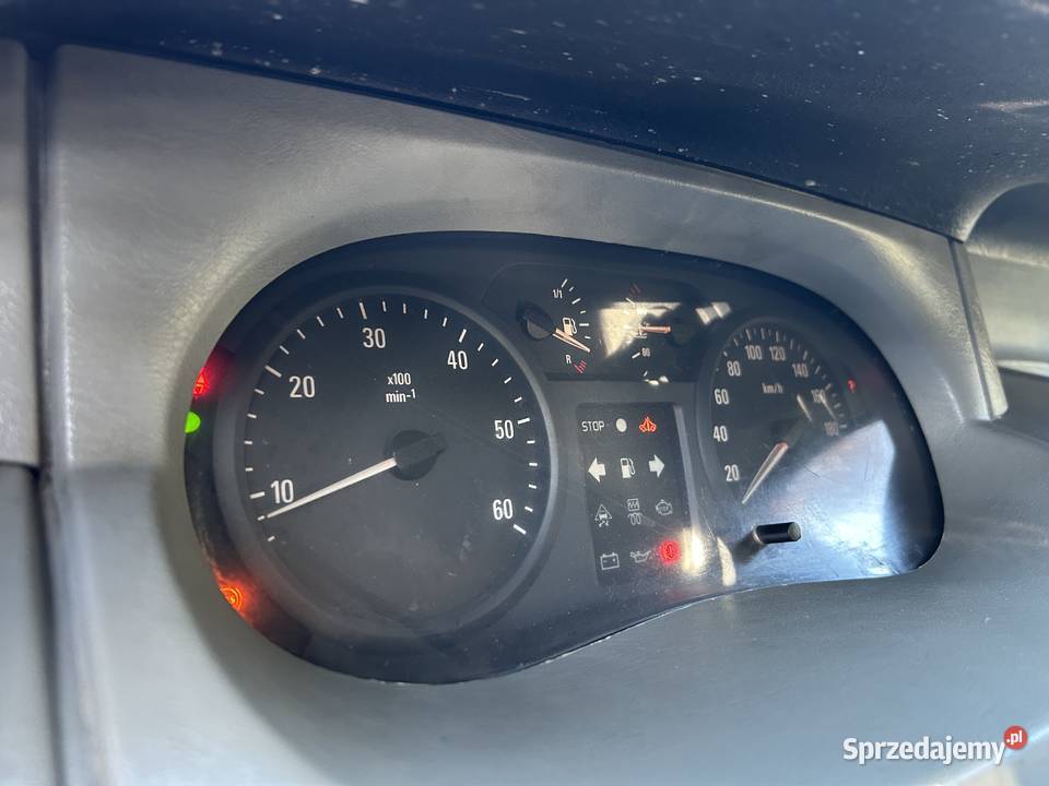 Renault trafic 9 osobowy