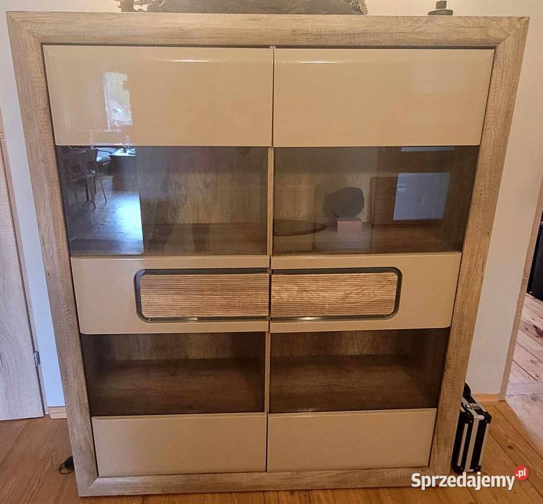 Witryna Agata Meble Tiziano 155cm sprzedam