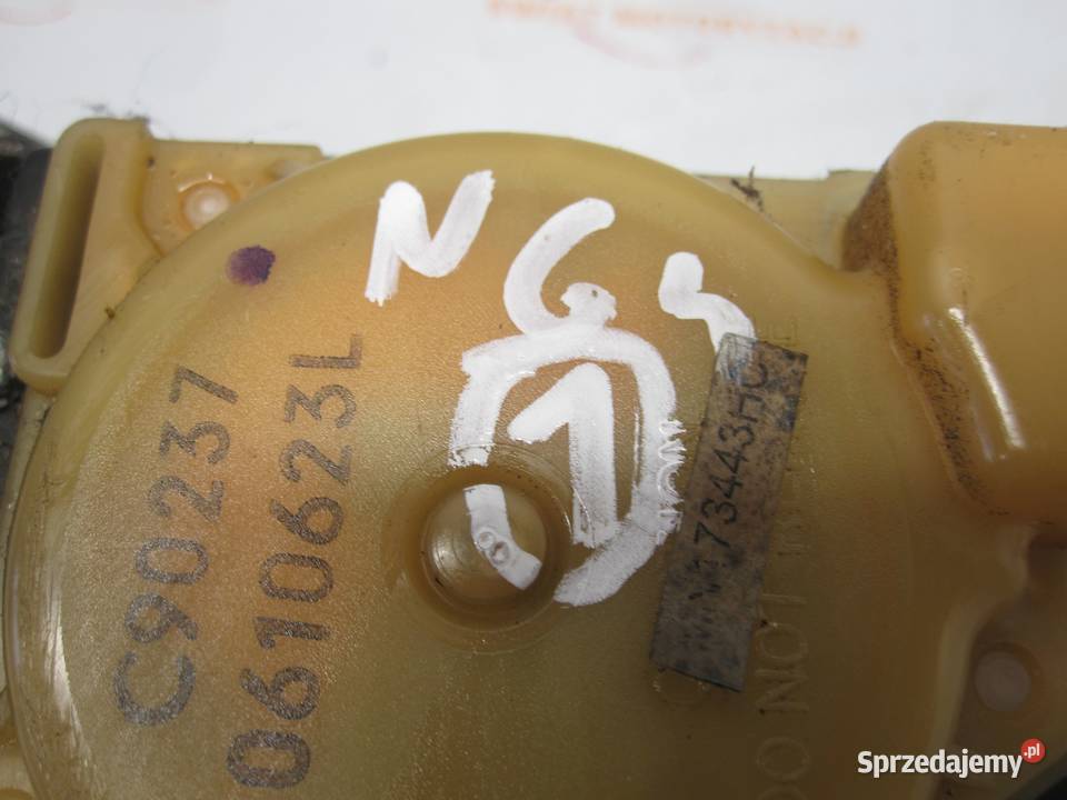 MITSUBISHI L200 07r pas bezpieczeństwa lewy Kielce