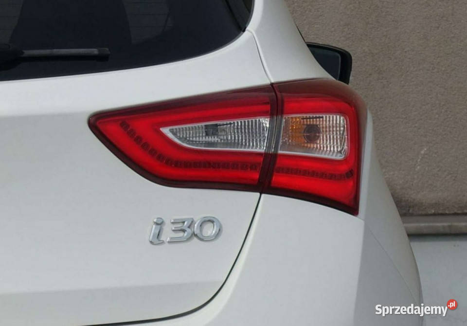 Hyundai i30 16 CRDi 110NawiKameraGO BrasilTylne