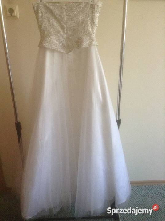 Długa suknia okolicznościową z haftowanym opolskie Opole