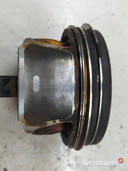 TŁOK KORBOWÓD 14 TSI VW Volkswagen Passat VII