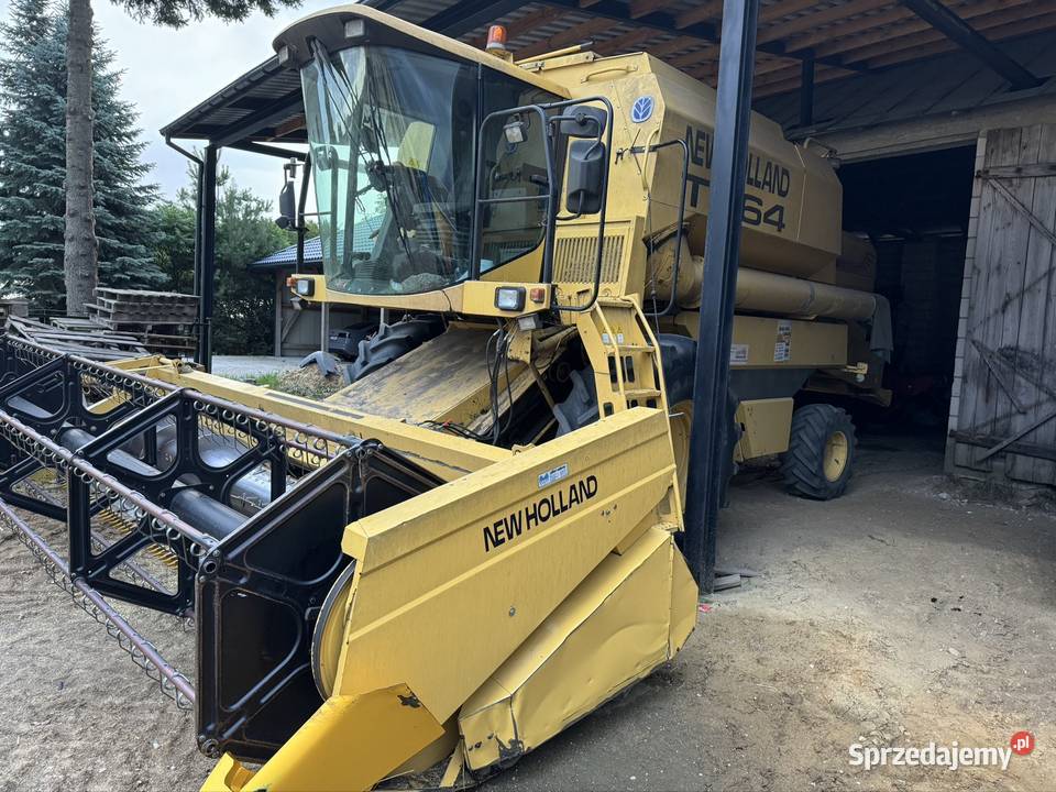Kombajn zbożowy Holland TX 64 Łuków