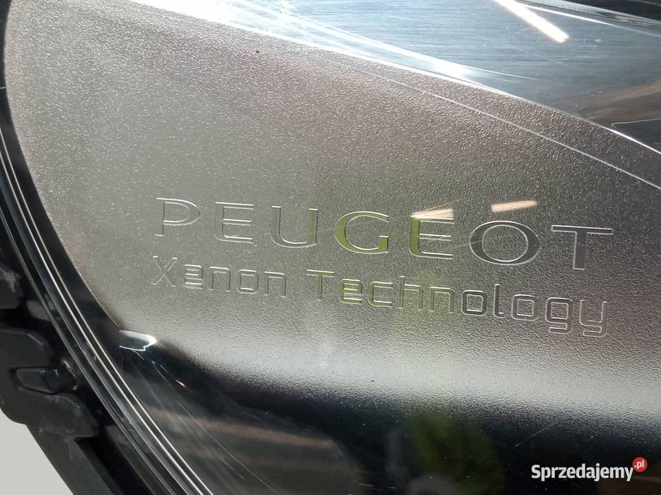 LAMPA PRZÓD PRAWA XENON USZKODZONA 9808235780