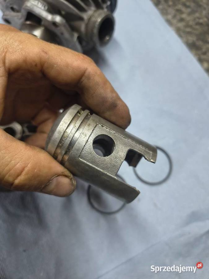 Cylinder głowica tłok komar sztywniak motorynka Rzeszów