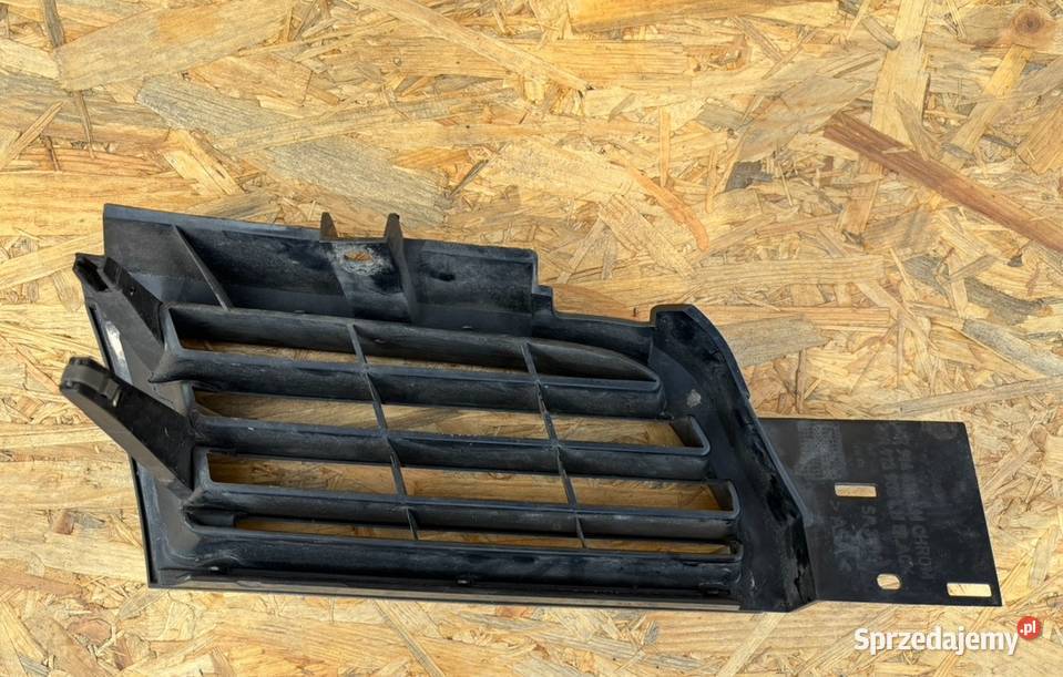GRILL ATRAPA NERKA LEWA i PRAWA MITSUBISHI Międzychód