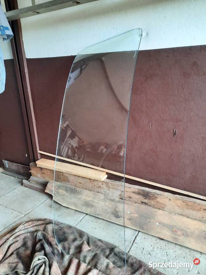 Sprzedam przednią szybę do SYRENY 105 osobowe Turek sprzedam