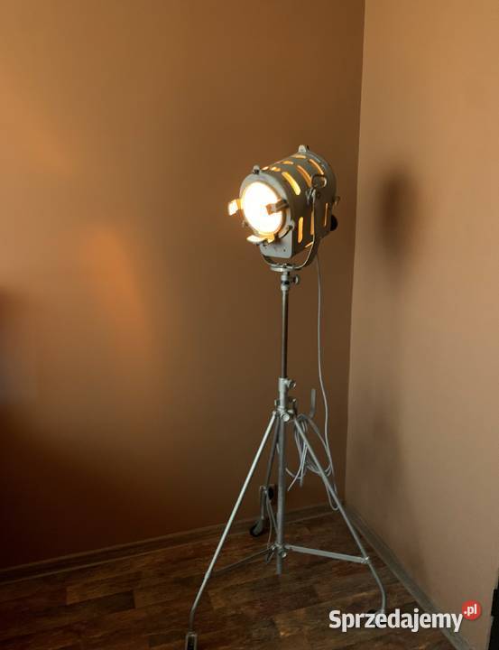 Lampa filmowa zabytek PRL Vintage loft 1963r wielkopolskie Poznań