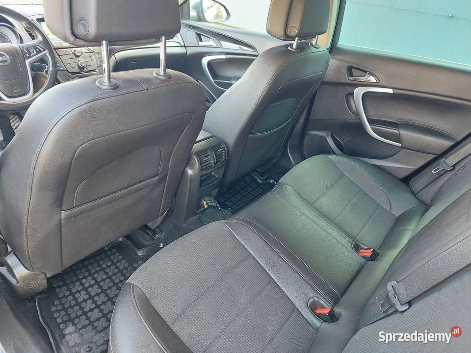 Opel insignia 18 wersja cosmo serwisowany w Kombi Samochody osobowe