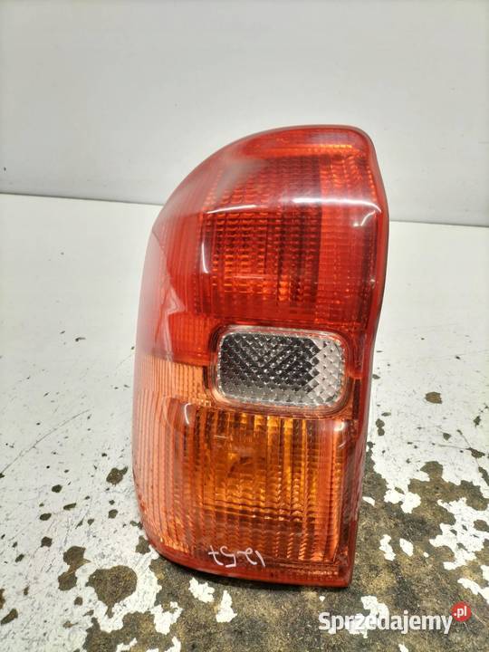 LAMPA TYŁ LEWA EU Toyota RAV4 II 20002005 osobowe