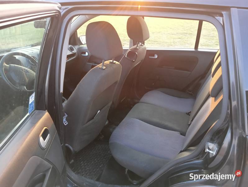 Samochód Ford Fusion Rok produkcji 2006 Kaziny sprzedam