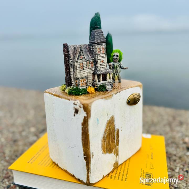 LUKI SZTUKI driftwood belka z MOLO w Orłowie Warszawa