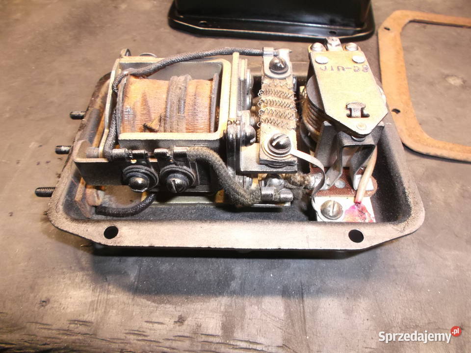 M72 M72 REGULATOR NAPIĘCIA MAŁY PP 313702A 6V7A Świerzawa