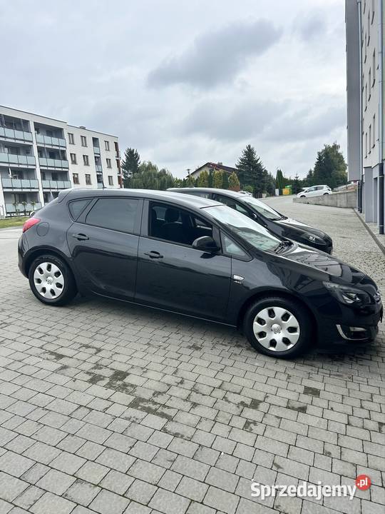 Opel Astra 14 turbo 140 2013