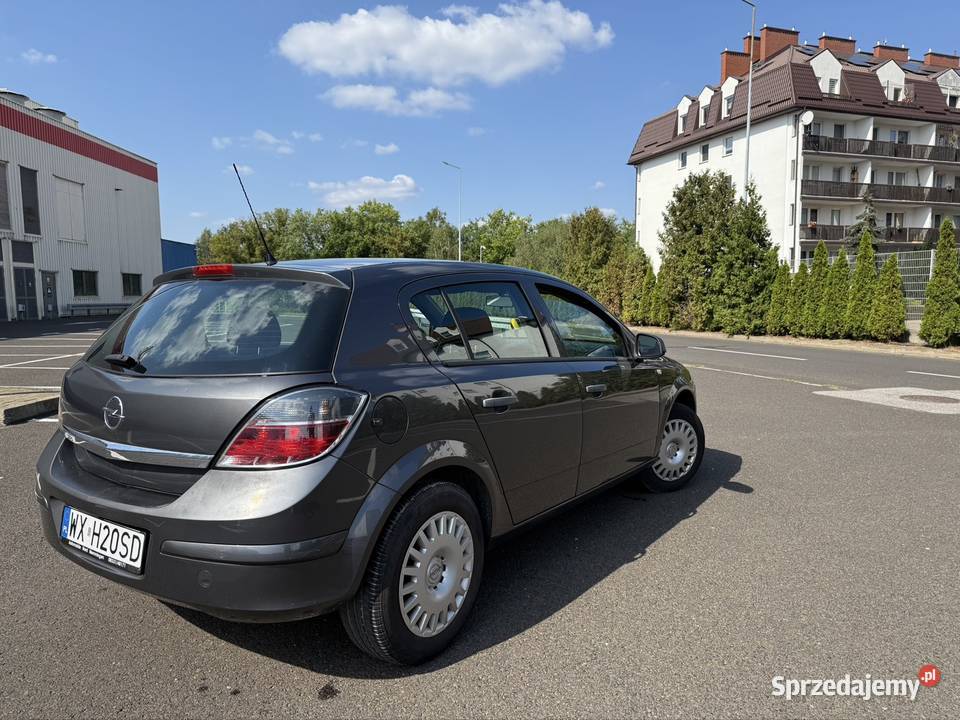 Opel Astra H 2009 14 benzyna 113000 2 kpl opon 90KM Astra Warszawa