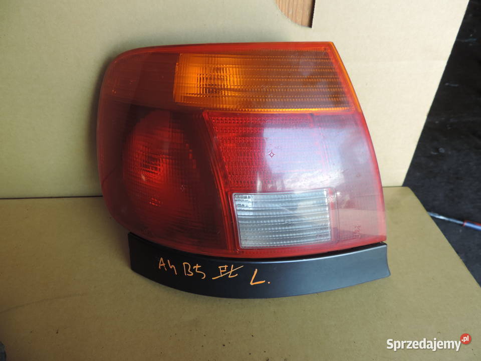 Audi A4B5 Sedan Lampa lewa tylna małopolskie