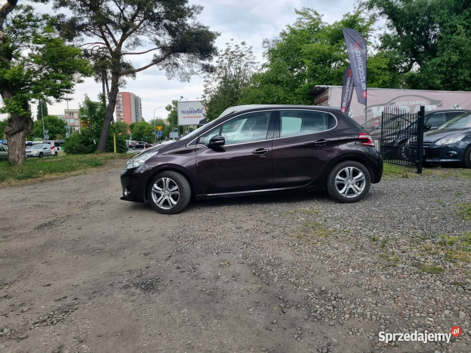 Peugeot 208 KlimatronikNaviPdcTempomat Alu 16 96 automatyczna 208 Szczecin