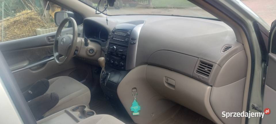 Toyota Sienna LE Kołaczyce