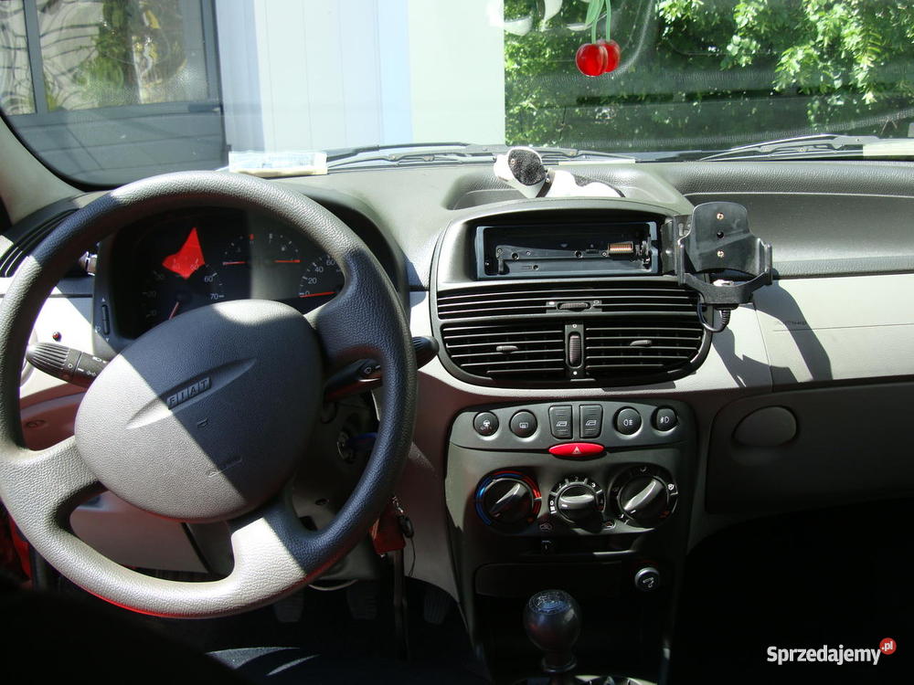 Punto II sx Salon Polska I Warszawa