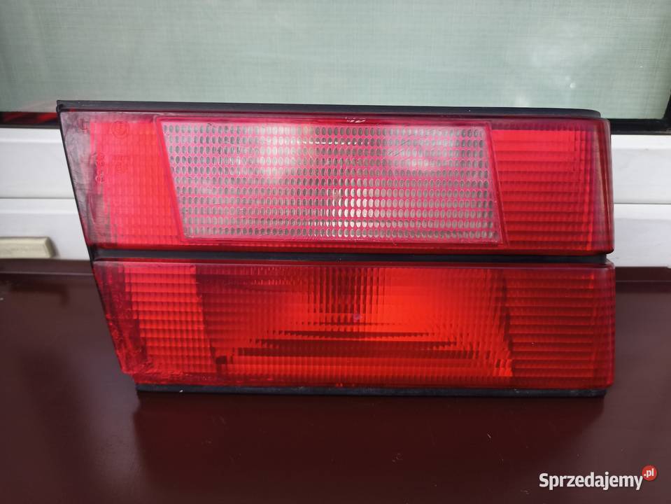 BMW E34 kombi Touring lampa tył tylna w klapę Oświetlenie Sieradz
