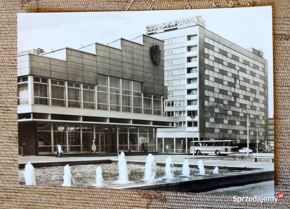 BUDYNEK CENTRUM INFORMACJI NA SACHSENPLATZ W Kolekcje Piszczac sprzedam