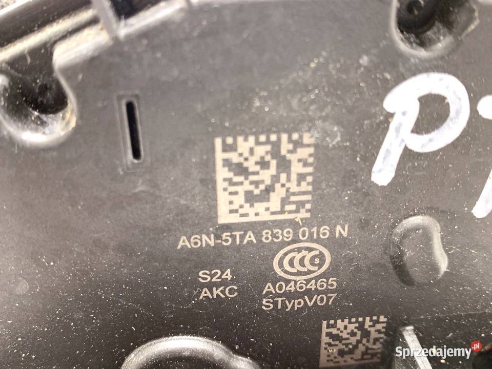 ZAMEK DRZWI PRAWY TYŁ AUDI Q3 II SUV 5TA839016N