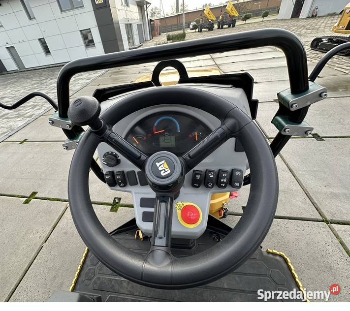 WALEC DROGOWY CATERPILLAR CB25 GC wielkopolskie