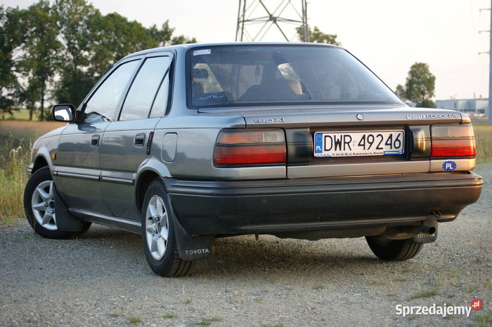 Toyota Corolla E9 diesel 1989 z ciekawą historią welurowa tapicerka Wrocław sprzedam