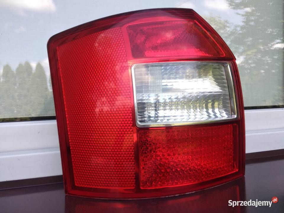 Audi A4 B6 kombi Avant lampa tył tylna lewa Lampy tylne Sieradz