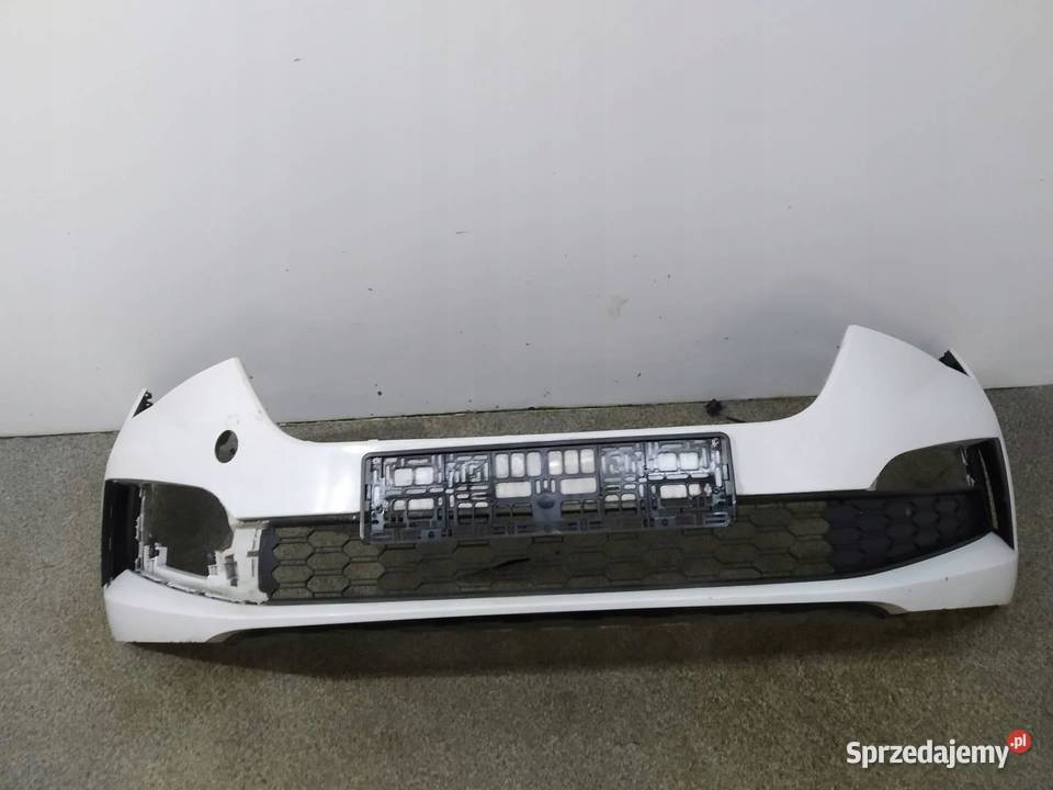 ZDERZAK PRZÓD BIAŁY LEKKO USZKODZONY Skoda Scala