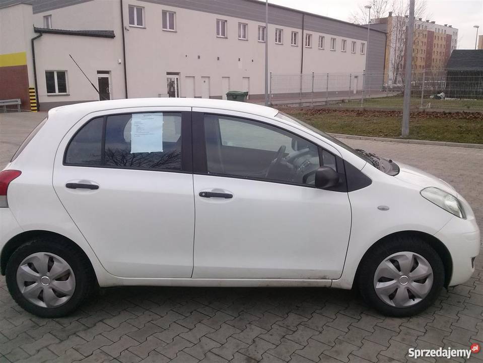 Toyota Yaris Toyota Yaris 14 90 lifcie przebieg manualna Zambrów sprzedam