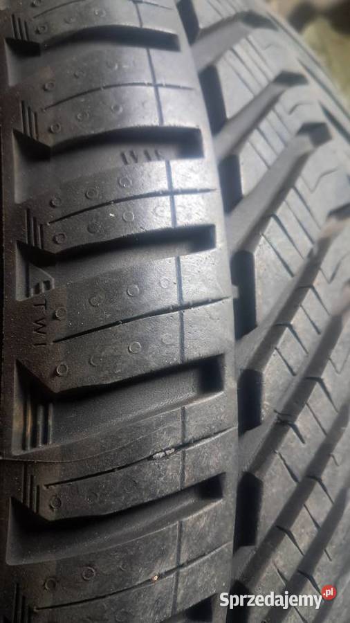Opony wielosezonowe 235x45x18 sprzedam