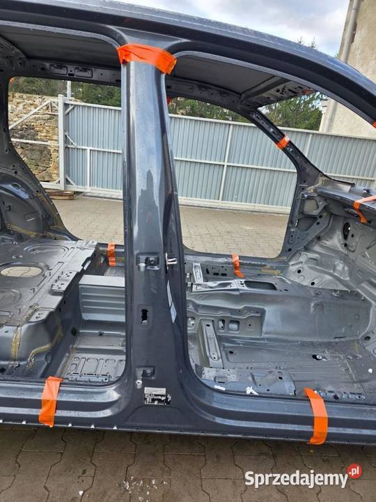 SEAT TARRACO SŁUPEK PRAWY LC7Q sprzedam