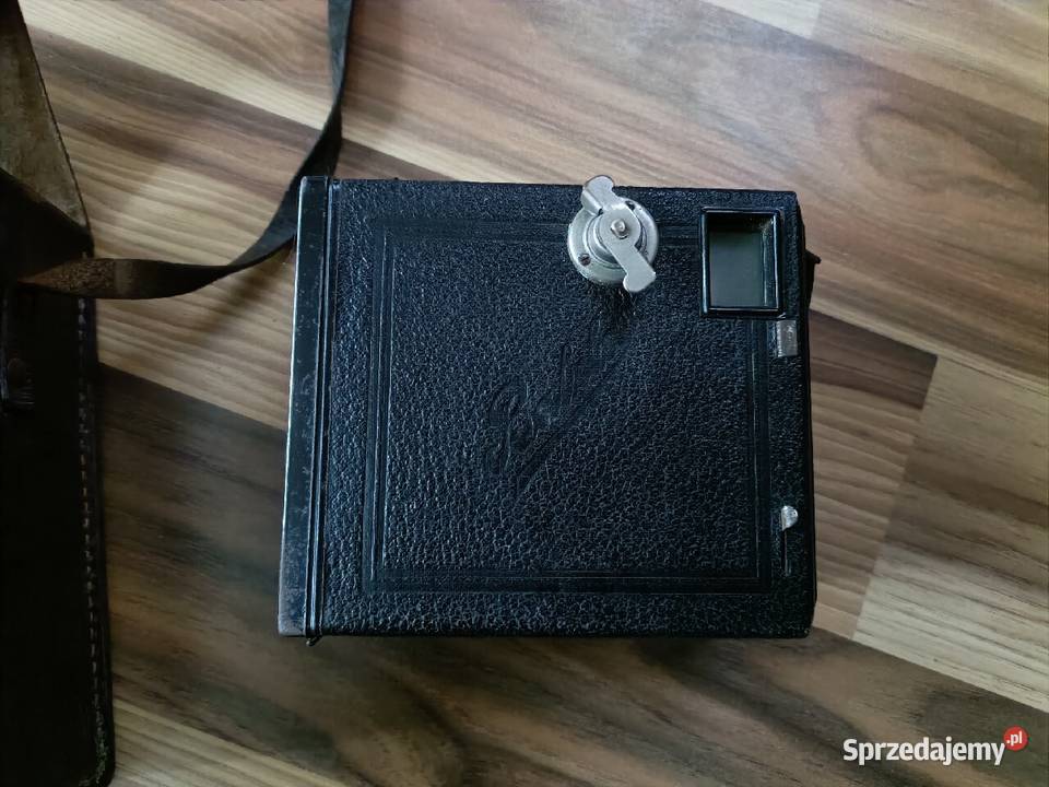 Stary aparat skrzynkowy analogowy zabytek Wrocław