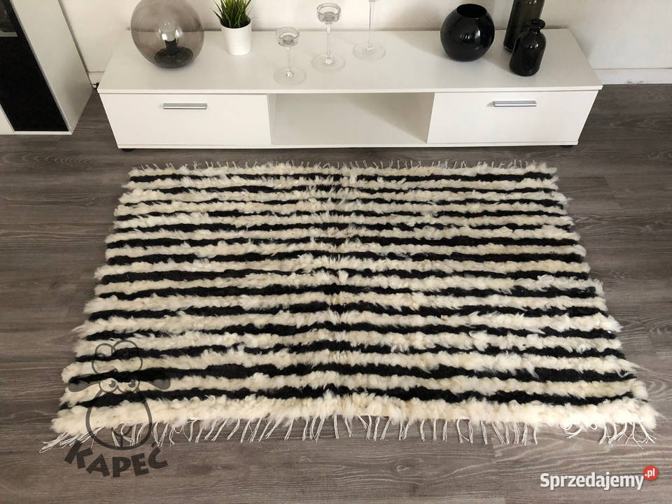 Skóra owcza skóry owcze dywan tkany DWA WZORY sprzedam