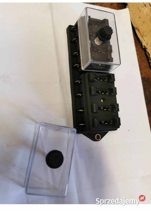 skrzynka bezpieczników na 8 płaskie bezpieczniki wielkopolskie