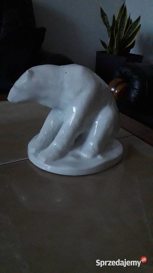 Figurka siedzącego niedżwiedzia Bogucice lata 60 lubelskie Janów Lubelski